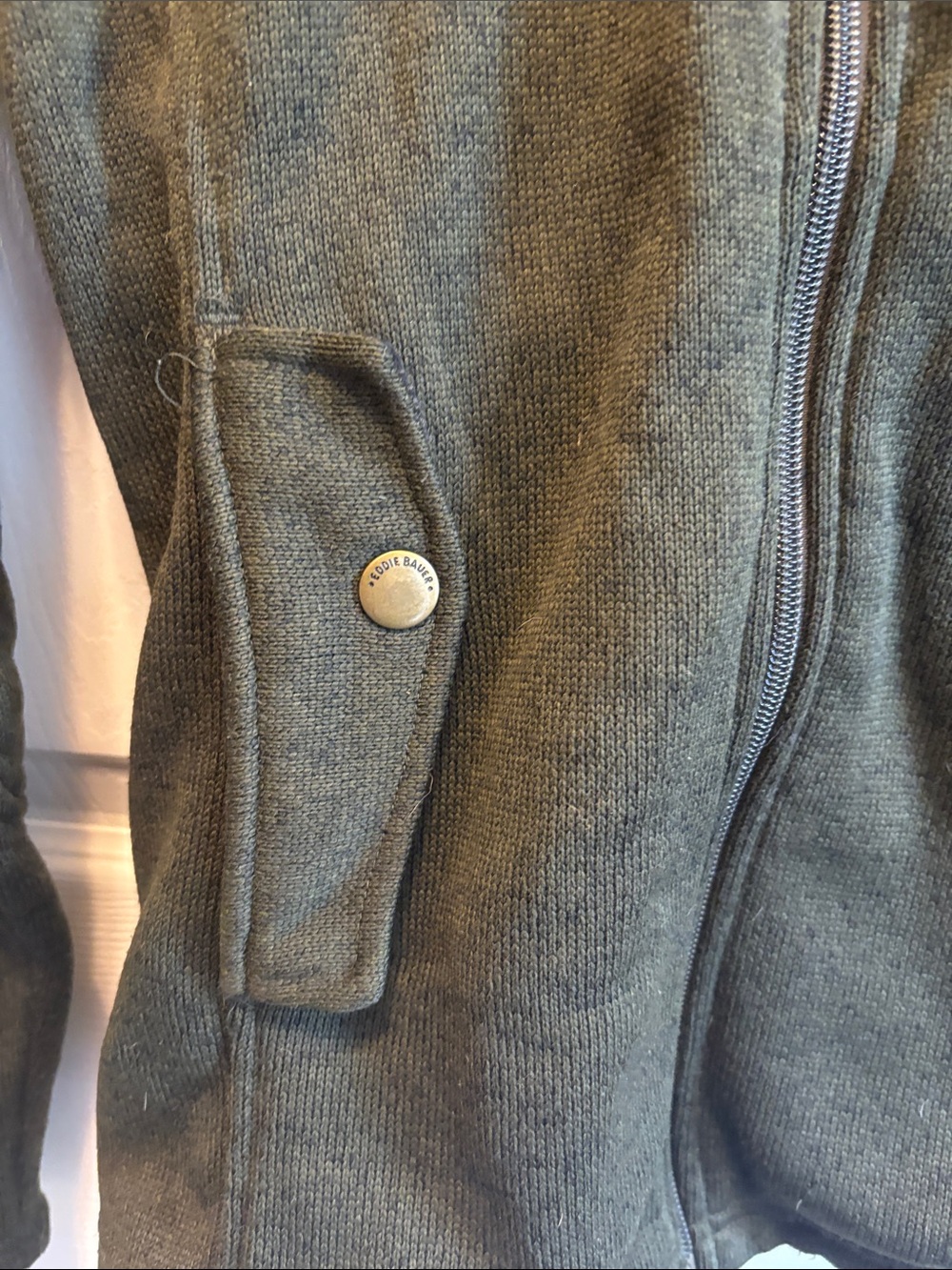 Eddie Bauer Olive Green Quilted Fleece Jacket with Snap Hood - Picture 9 of 13